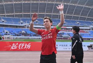 邦本宜裕：担任辽宁铁人队长出乎意料 愿在沈阳踢到退役