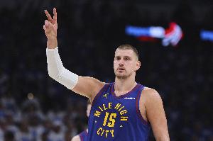 稳定全能输出！约基奇半场7中4拿到12分7板3助2断