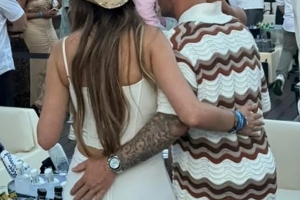 英媒：特里皮尔与两名金发女郎约会，其妻子已就婚姻问题咨询律师