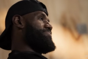 詹姆斯：我喜欢FIBA比赛的对抗和干扰球规则 NBA可以尝试微调规则
